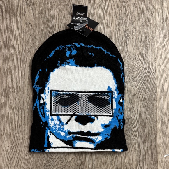 Halloween Other - Halloween Roll-Down Beanie Teveal Mask NWT Universal Horror Michael Myers